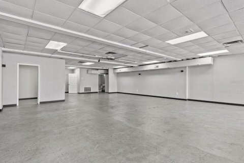 Commercial property in Lake Wales, Florida 668.9 sq.m. № 1608278 - photo 29