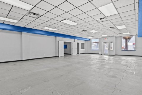 Commercial property in Lake Wales, Florida 668.9 sq.m. № 1608278 - photo 14