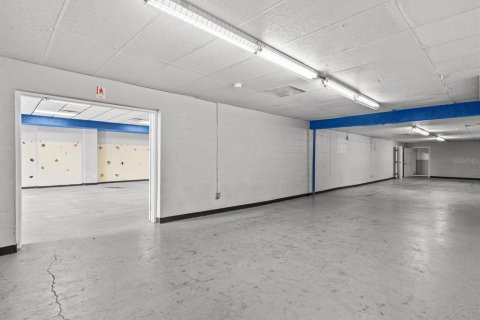Commercial property in Lake Wales, Florida 668.9 sq.m. № 1608278 - photo 20
