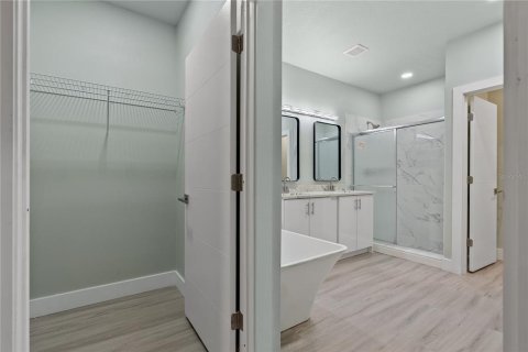 Casa en venta en Orlando, Florida, 5 dormitorios, 214.33 m2 № 1911392 - foto 10