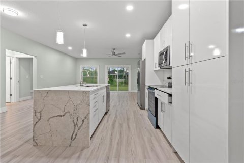 Casa en venta en Orlando, Florida, 5 dormitorios, 214.33 m2 № 1911392 - foto 5