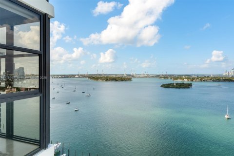 Copropriété à vendre à Miami Beach, Floride: 2 chambres, 165.18 m2 № 1943392 - photo 23