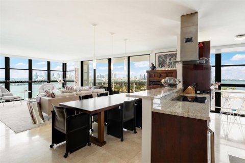 Copropriété à vendre à Miami Beach, Floride: 2 chambres, 165.18 m2 № 1943392 - photo 6