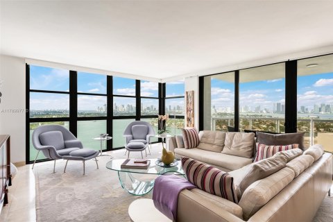 Copropriété à vendre à Miami Beach, Floride: 2 chambres, 165.18 m2 № 1943392 - photo 1