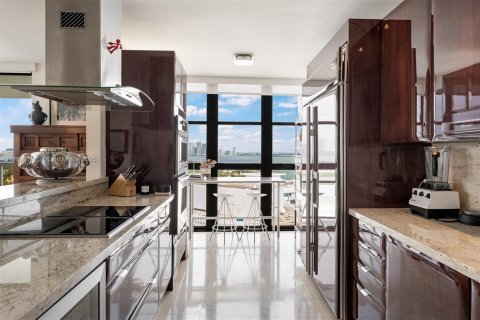 Copropriété à vendre à Miami Beach, Floride: 2 chambres, 165.18 m2 № 1943392 - photo 15