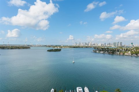 Copropriété à vendre à Miami Beach, Floride: 2 chambres, 165.18 m2 № 1943392 - photo 24