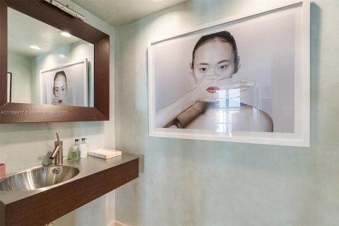 Copropriété à vendre à Miami Beach, Floride: 2 chambres, 165.18 m2 № 1943392 - photo 21