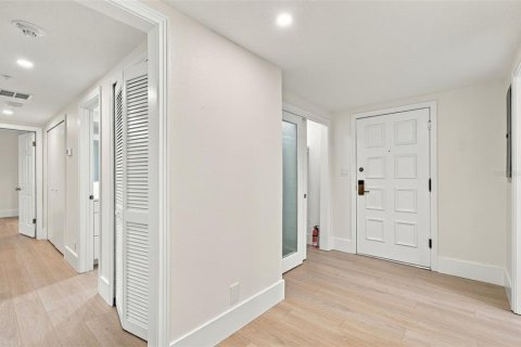 Copropriété à vendre à Palm Harbor, Floride: 2 chambres, 154.22 m2 № 2373711 - photo 9