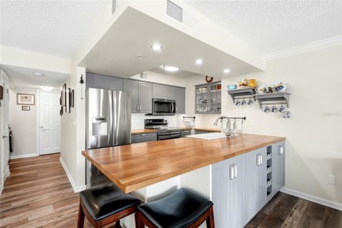 Condo in Clearwater, Florida, 2 bedrooms  № 2120751 - photo 10