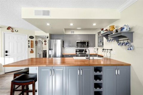 Condo in Clearwater, Florida, 2 bedrooms  № 2120751 - photo 11