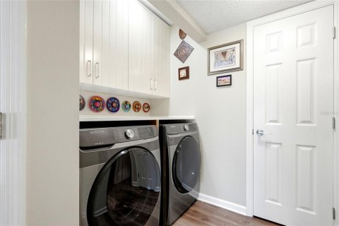 Condo in Clearwater, Florida, 2 bedrooms  № 2120751 - photo 13
