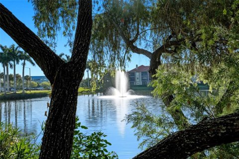 Condo in Clearwater, Florida, 2 bedrooms  № 2120751 - photo 24