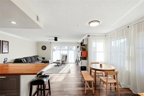 Condo in Clearwater, Florida, 2 bedrooms  № 2120751 - photo 9