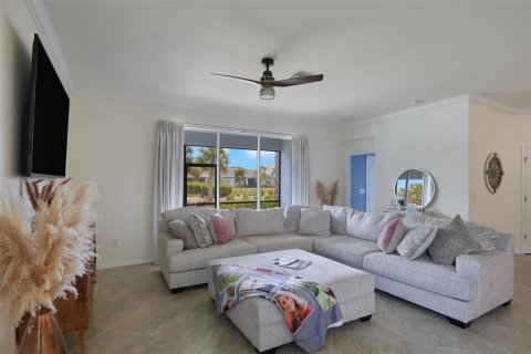House in Punta Gorda, Florida 4 bedrooms, 188.31 sq.m. № 1587714 - photo 3