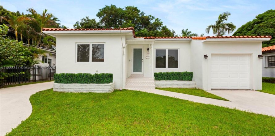 Casa en Coral Gables, Florida 2 dormitorios, 160.72 m2 № 1932383