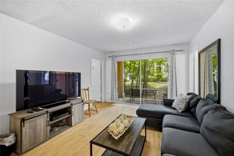 Condo in Gainesville, Florida, 4 bedrooms  № 2222021 - photo 7