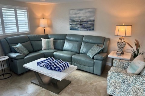 Villa ou maison à louer à Sarasota, Floride: 2 chambres, 77.67 m2 № 2125619 - photo 2