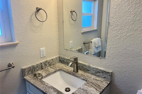 Villa ou maison à louer à Sarasota, Floride: 2 chambres, 77.67 m2 № 2125619 - photo 12