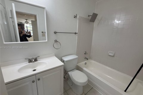 Снять в аренду кондоминиум в Корал-Спрингс, Флорида 3 спальни, 121.24м2, № 1895845 - фото 24