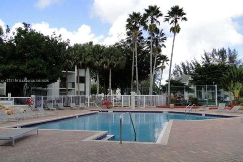 Condominio en alquiler en Coral Springs, Florida, 3 dormitorios, 121.24 m2 № 1895845 - foto 2