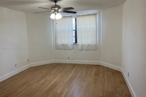 Condominio en alquiler en Coral Springs, Florida, 3 dormitorios, 121.24 m2 № 1895845 - foto 11