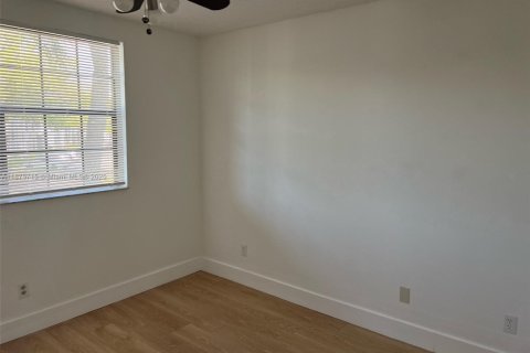 Condominio en alquiler en Coral Springs, Florida, 3 dormitorios, 121.24 m2 № 1895845 - foto 15