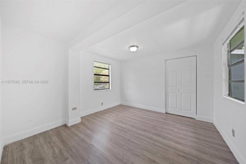 House in Fort Lauderdale, Florida 2 bedrooms, 88.26 sq.m. № 2041061 - photo 8