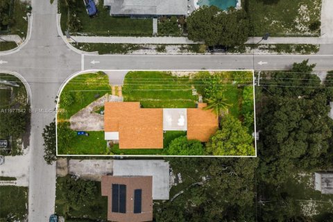 House in Fort Lauderdale, Florida 2 bedrooms, 88.26 sq.m. № 2041061 - photo 16