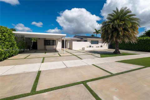 House in Miami, Florida 4 bedrooms, 257.06 sq.m. № 2066083 - photo 3