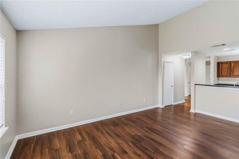 Condo in Saint Petersburg, Florida, 2 bedrooms  № 2393668 - photo 6
