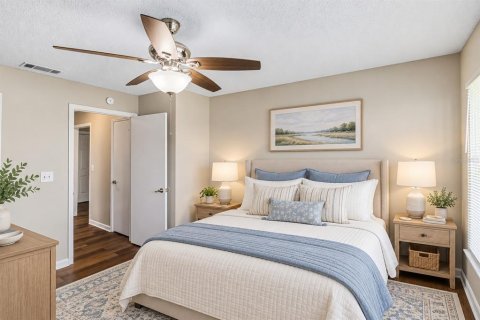Condo in Saint Petersburg, Florida, 2 bedrooms  № 2393668 - photo 15