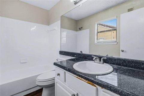 Condo in Saint Petersburg, Florida, 2 bedrooms  № 2393668 - photo 14