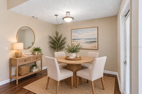 Condo in Saint Petersburg, Florida, 2 bedrooms  № 2393668 - photo 7
