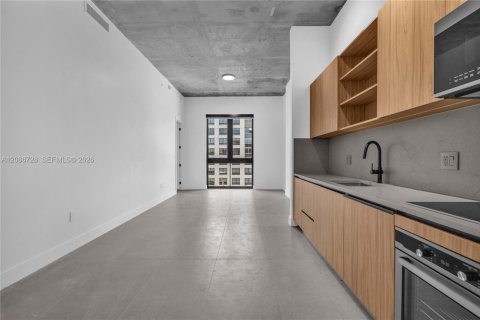 Condominio en alquiler en Miami, Florida, 2 dormitorios, 83.15 m2 № 2356769 - foto 7