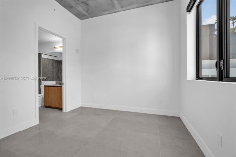 Condominio en alquiler en Miami, Florida, 2 dormitorios, 83.15 m2 № 2356769 - foto 20
