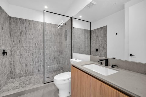Condominio en alquiler en Miami, Florida, 2 dormitorios, 83.15 m2 № 2356769 - foto 23