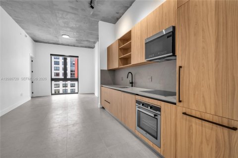 Condominio en alquiler en Miami, Florida, 2 dormitorios, 83.15 m2 № 2356769 - foto 3