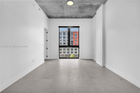Condominio en alquiler en Miami, Florida, 2 dormitorios, 83.15 m2 № 2356769 - foto 15