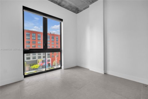 Condominio en alquiler en Miami, Florida, 2 dormitorios, 83.15 m2 № 2356769 - foto 18