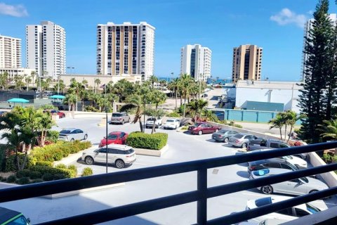 Condominio en venta en Daytona Beach, Florida, 2 dormitorios, 156.35 m2 № 1598091 - foto 18