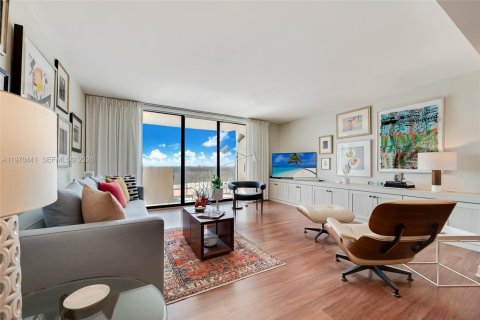 Condo in Coral Gables, Florida, 2 bedrooms № 2033288 - photo 2