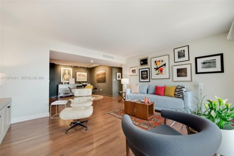 Condo in Coral Gables, Florida, 2 bedrooms № 2033288 - photo 6