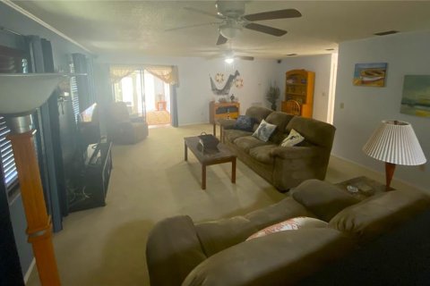 House in New Smyrna Beach, Florida 3 bedrooms, 208.66 sq.m. № 1301072 - photo 3