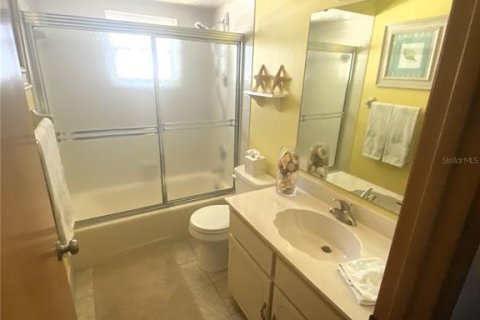 House in New Smyrna Beach, Florida 3 bedrooms, 208.66 sq.m. № 1301072 - photo 9