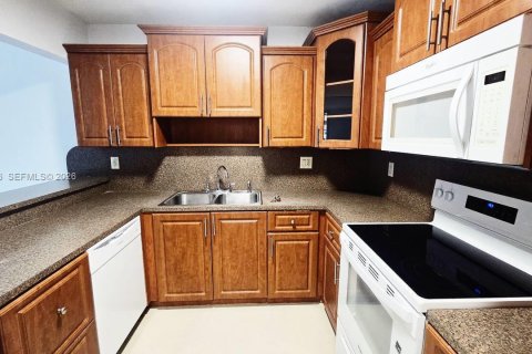 Copropriété à vendre à Hialeah, Floride: 1 chambre, 80.82 m2 № 2241510 - photo 5