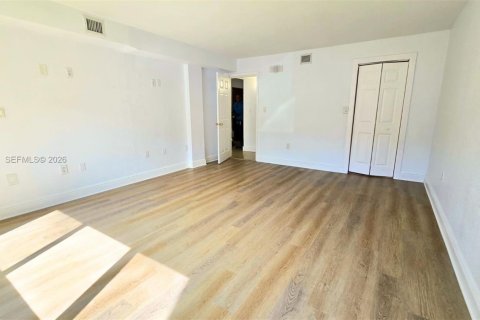 Copropriété à vendre à Hialeah, Floride: 1 chambre, 80.82 m2 № 2241510 - photo 11
