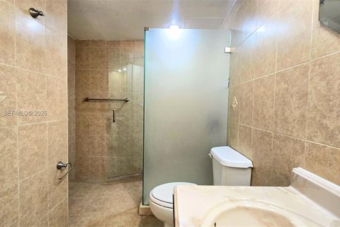 Copropriété à vendre à Hialeah, Floride: 1 chambre, 80.82 m2 № 2241510 - photo 13