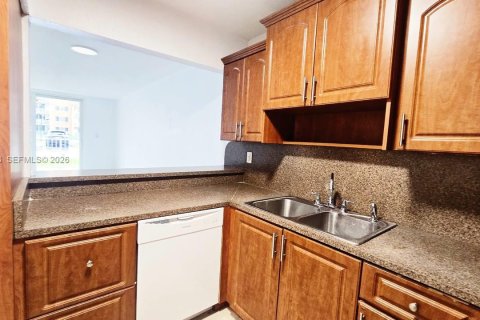 Copropriété à vendre à Hialeah, Floride: 1 chambre, 80.82 m2 № 2241510 - photo 7