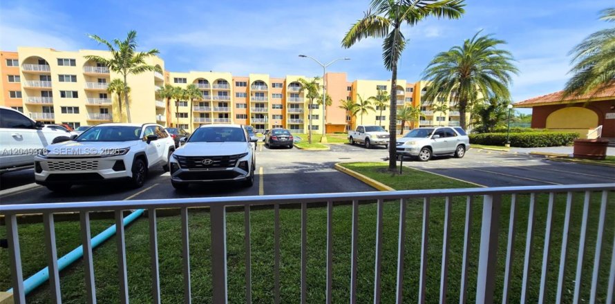 Condo à Hialeah, Floride, 1 chambre № 2241510