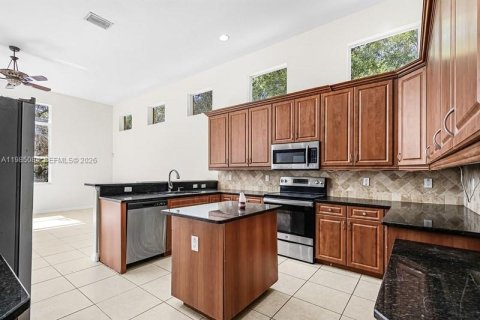 House in Naples, Florida 4 bedrooms № 2046811 - photo 11